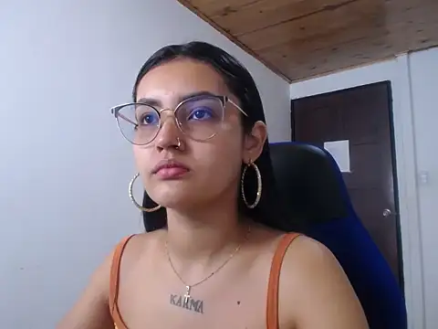 Snapshot of antonella_sweetlittle chatting on 10-08-25, 12:47 antonella sweetlittle online show from 10-08-25, 12:47