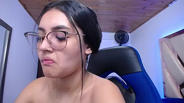 Snapshot of antonella_sweetlittle chatting on 11-06-25, 01:12 antonella sweetlittle online show from 11-06-25, 01:12