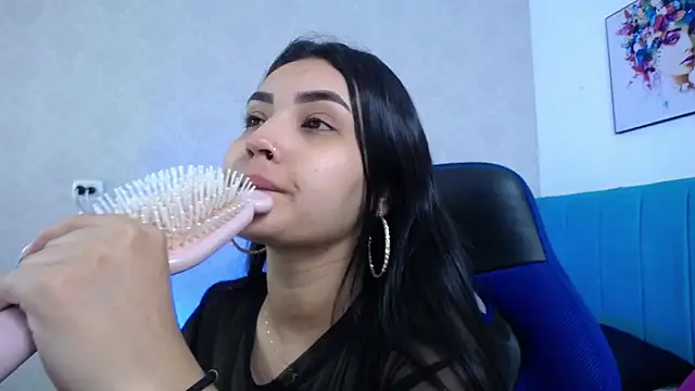 Snapshot of antonella_sweetlittle chatting on 11-21-25, 12:15 antonella sweetlittle online show from 11-21-25, 12:15