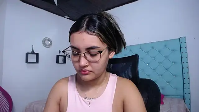 Snapshot of antonella_sweetlittle chatting on 04-23-26, 12:04 antonella sweetlittle online show from 04-23-26, 12:04
