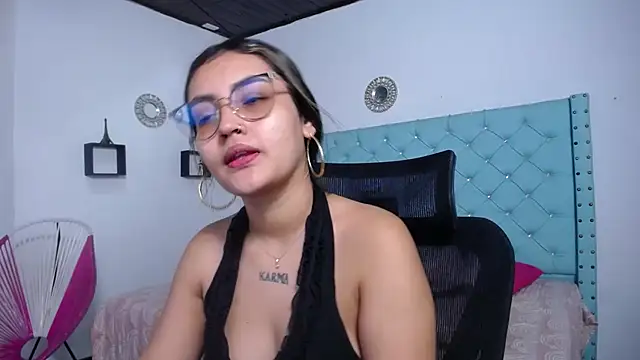 Snapshot of antonella_sweetlittle chatting on 04-30-26, 12:33 antonella sweetlittle online show from 04-30-26, 12:33