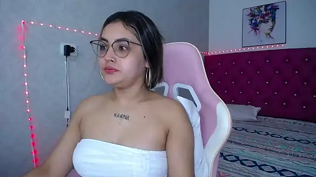 Snapshot of antonella_sweetlittle chatting on 05-06-26, 11:48 antonella sweetlittle online show from 05-06-26, 11:48