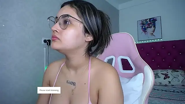 Snapshot of antonella_sweetlittle chatting on 05-15-26, 11:39 antonella sweetlittle online show from 05-15-26, 11:39