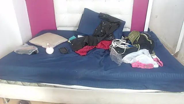 Snapshot of nextdoor_fantasy1 chatting on 12-04-25, 03:27 nextdoor fantasy1 online show from 12-04-25, 03:27