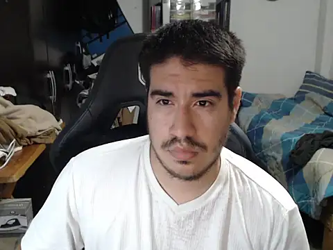 Snapshot of thealfawolf01 chatting on 10-11-25, 03:28 thealfawolf01 online show from 10-11-25, 03:28