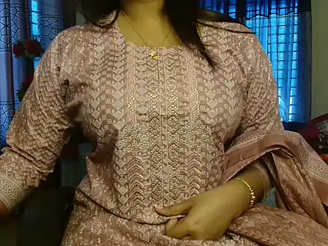 Snapshot of Unlucky-flowers chatting on 11-26-25, 06:47 Unlucky-flowers online show from 11-26-25, 06:47