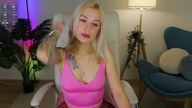 Crystal Barbie online show from 03-03-25, 07:28