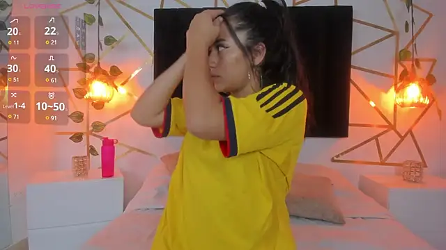 Snapshot of Megan_Thompsonn chatting on 01-28-25, 06:39 Megan Thompsonn online show from 01-28-25, 06:39