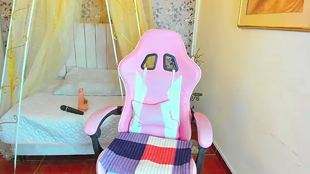 Snapshot of agatha_rusell_ chatting on 01-24-25, 04:05 agatha rusell online show from 01-24-25, 04:05