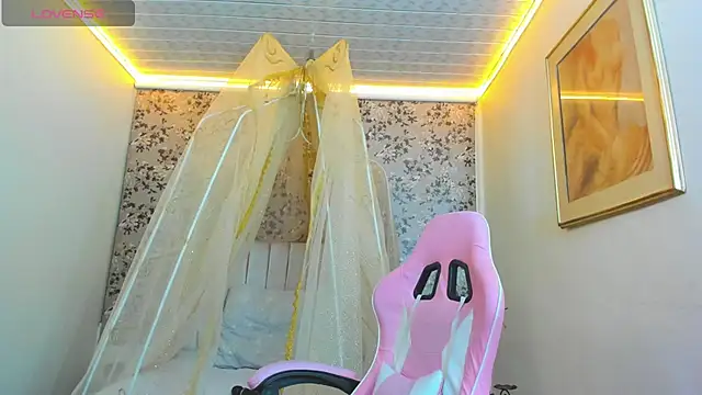 Snapshot of agatha_rusell_ chatting on 02-05-25, 12:31 agatha rusell online show from 02-05-25, 12:31