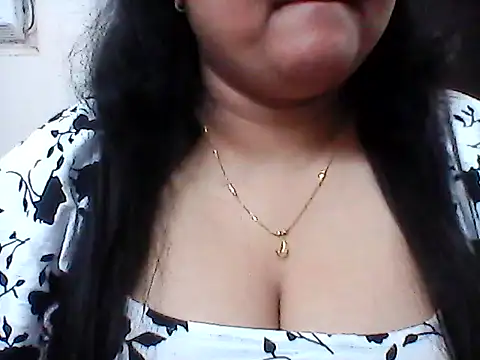 Snapshot of smile_pretty chatting on 04-21-26, 06:34 smile pretty online show from 04-21-26, 06:34