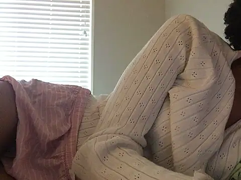 Snapshot of loveofbea chatting on 01-04-25, 04:22 loveofbea online show from 01-04-25, 04:22