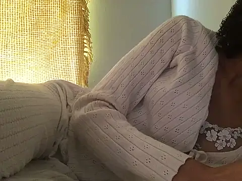 Snapshot of loveofbea chatting on 01-16-25, 07:41 loveofbea online show from 01-16-25, 07:41