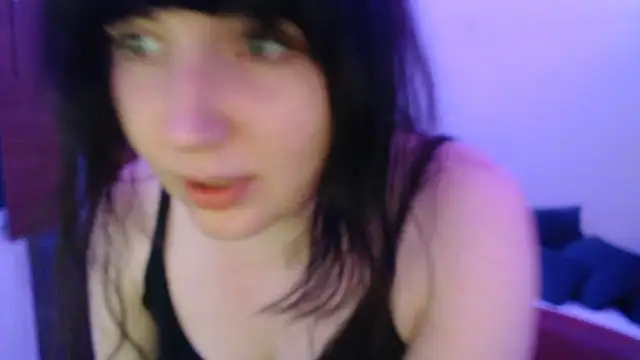 Snapshot of Lynylou chatting on 12-11-24, 10:16 Lynylou online show from 12-11-24, 10:16