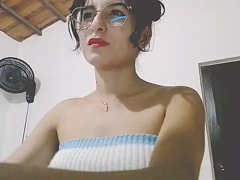 Snapshot of tifany19_ chatting on 11-03-25, 12:24 tifany19 online show from 11-03-25, 12:24