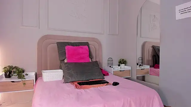 Maristxxr online show from 12-19-25, 07:32