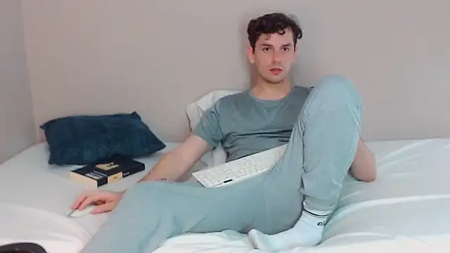 Elio555 online show from 12-20-24, 02:52