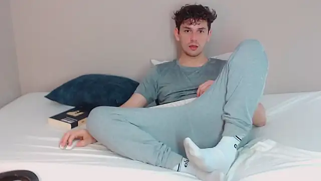 Elio555 online show from 12-21-24, 11:02