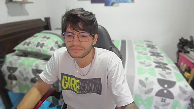 Snapshot of justin_stark7 chatting on 02-20-25, 10:59 justin stark7 online show from 02-20-25, 10:59