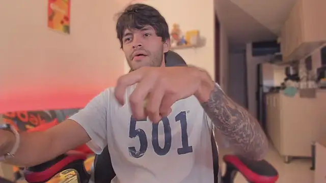 Snapshot of justin_stark7 chatting on 11-10-25, 10:42 justin stark7 online show from 11-10-25, 10:42