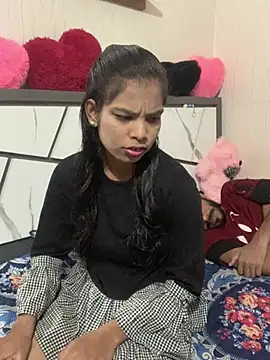 hottiess69 online show from 02-09-25, 06:47