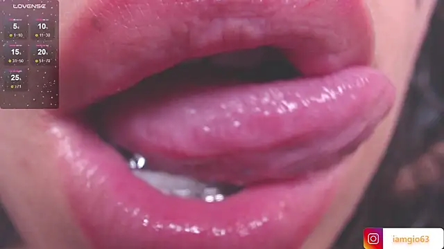 Georgina 1t online show from 02-28-25, 02:42