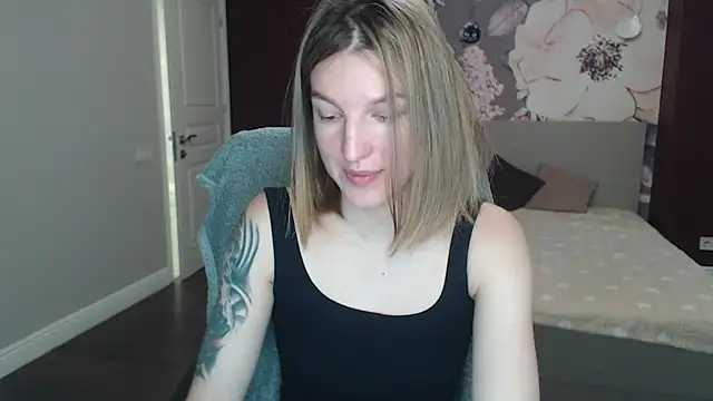 Snapshot of EmilyWalkeri chatting on 01-29-25, 07:57 EmilyWalkeri online show from 01-29-25, 07:57