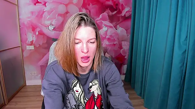 Snapshot of EmilyWalkeri chatting on 02-03-25, 07:51 EmilyWalkeri online show from 02-03-25, 07:51