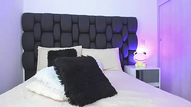 Cristel Boom online show from 01-10-25, 03:58