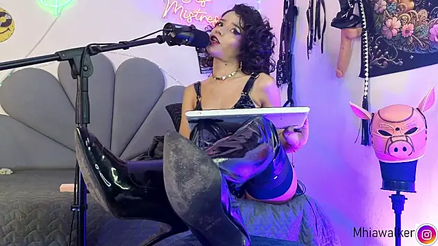 Snapshot of MhiaCorleone chatting on 11-22-25, 08:46 MhiaCorleone online show from 11-22-25, 08:46