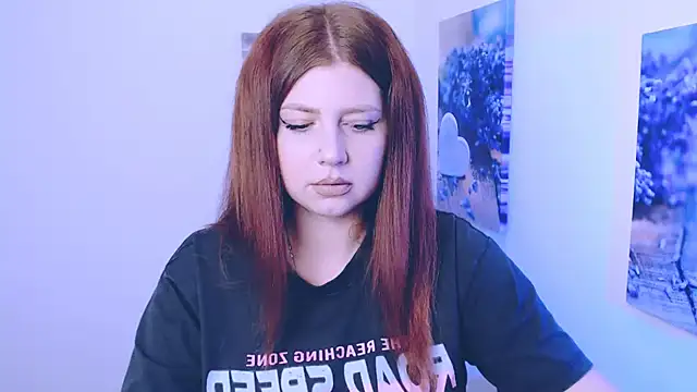 Snapshot of Lizzy_Love chatting on 10-25-25, 06:57 Lizzy Love online show from 10-25-25, 06:57