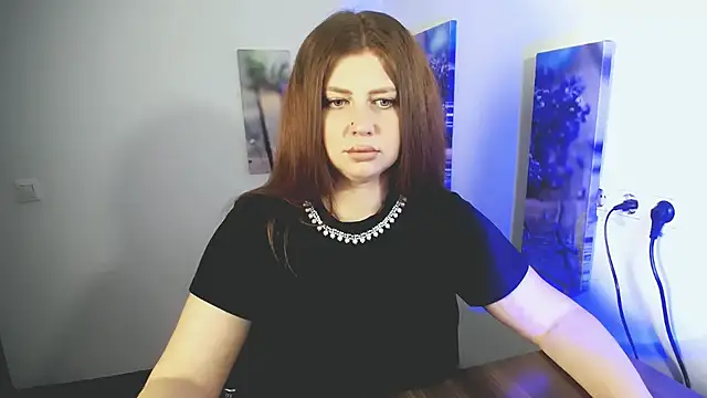 Snapshot of Lizzy_Love chatting on 05-15-26, 09:05 Lizzy Love online show from 05-15-26, 09:05