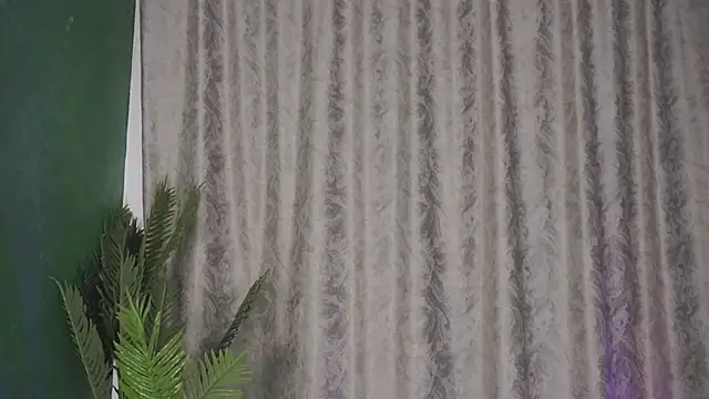 FoxieJullia online show from 02-28-25, 07:37