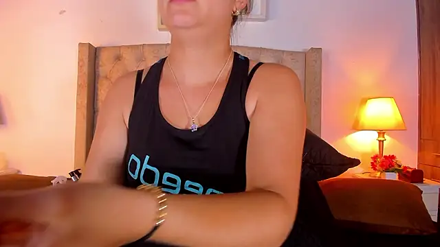 Snapshot of allisson_m chatting on 02-19-26, 12:12 allisson m online show from 02-19-26, 12:12