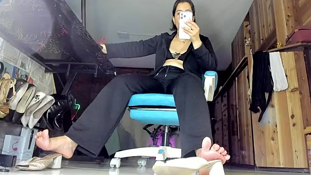 Snapshot of Cristina_Vanegas631 chatting on 07-02-26, 12:43 Cristina Vanegas631 online show from 07-02-26, 12:43