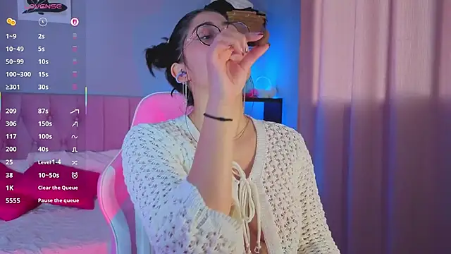 Snapshot of LoaLuxury chatting on 10-07-25, 05:54 LoaLuxury online show from 10-07-25, 05:54