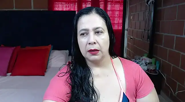 Snapshot of karlaton1977 chatting on 02-14-25, 03:58 karlaton1977 online show from 02-14-25, 03:58