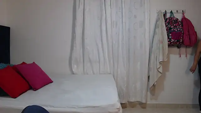 Snapshot of karlaton1977 chatting on 10-19-25, 03:23 karlaton1977 online show from 10-19-25, 03:23