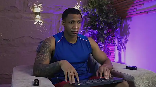 Logan Varela online show from 12-05-25, 01:52