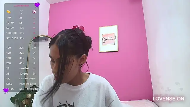 yourcuteneighbourr online show from 03-08-25, 09:28