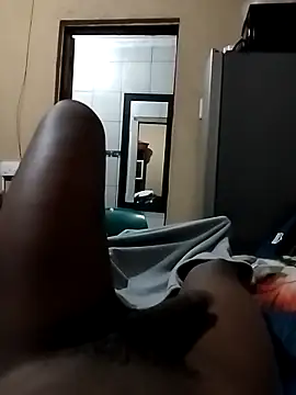 Snapshot of bigvendadick chatting on 02-19-25, 01:51 bigvendadick online show from 02-19-25, 01:51