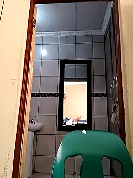 Snapshot of bigvendadick chatting on 02-24-25, 02:48 bigvendadick online show from 02-24-25, 02:48