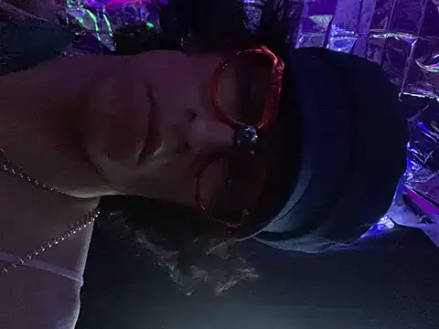 gurlnips online show from 03-15-25, 02:34