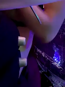 gurlnips online show from 03-22-25, 02:58