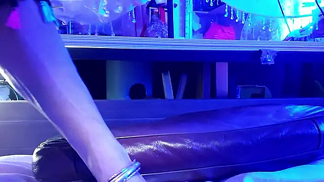 gurlnips online show from 10-26-25, 09:59