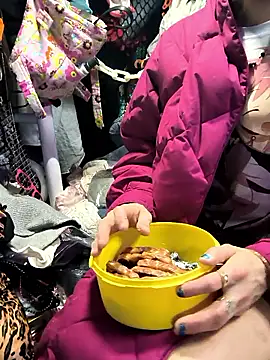 gurlnips online show from 02-20-26, 11:43