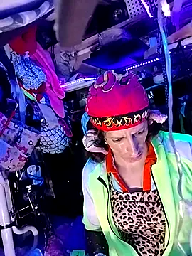 gurlnips online show from 03-20-26, 01:43