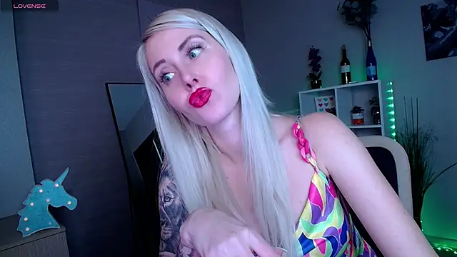 Snapshot of Mermaid_N chatting on 01-15-25, 05:08 Mermaid N online show from 01-15-25, 05:08