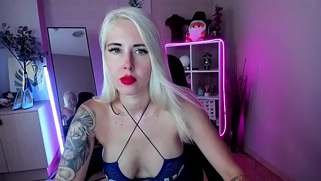 Snapshot of Mermaid_N chatting on 06-25-26, 01:38 Mermaid N online show from 06-25-26, 01:38