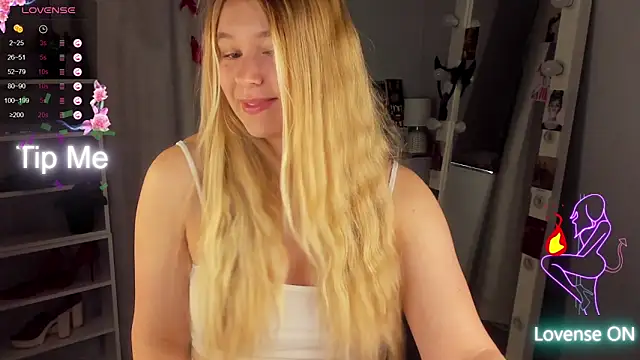 Rebecca Kelly online show from 09-13-25, 01:38